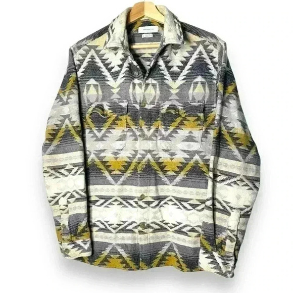 Urban Outfitters Jacquard Flannel Button Down  Shirts Woven Relaxed Size Small - Picture 1 of 9